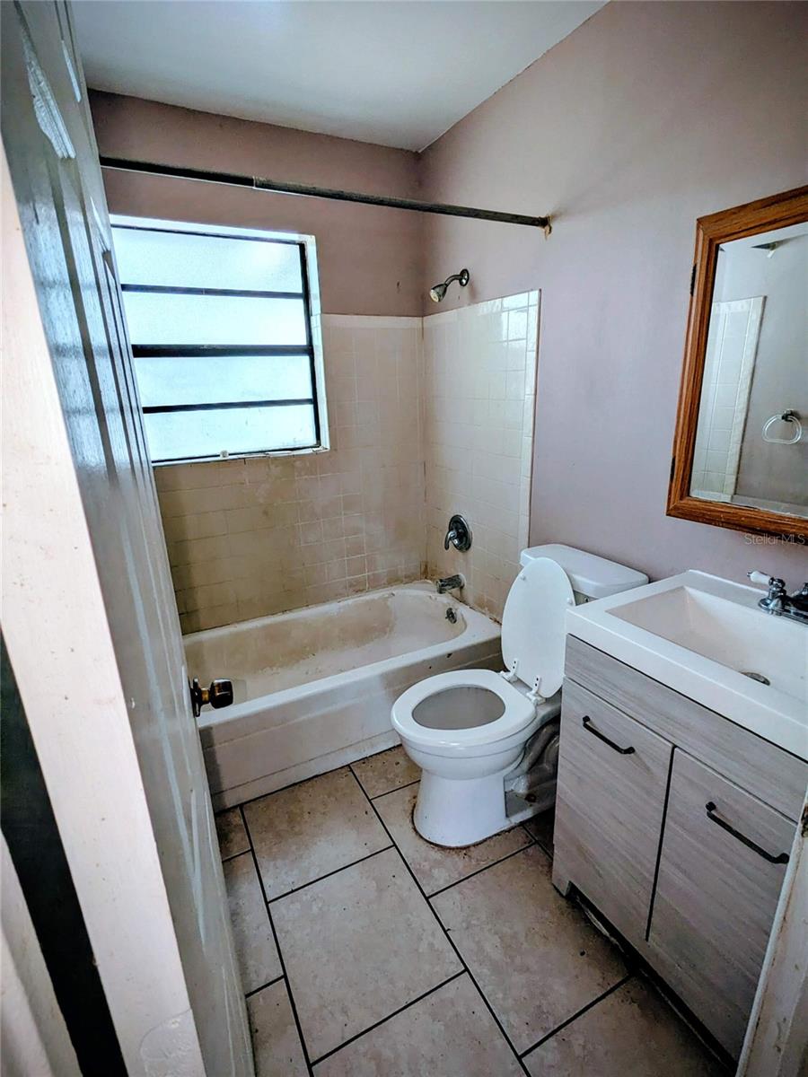 SNYDERS W J LAKEVIEW - Residential