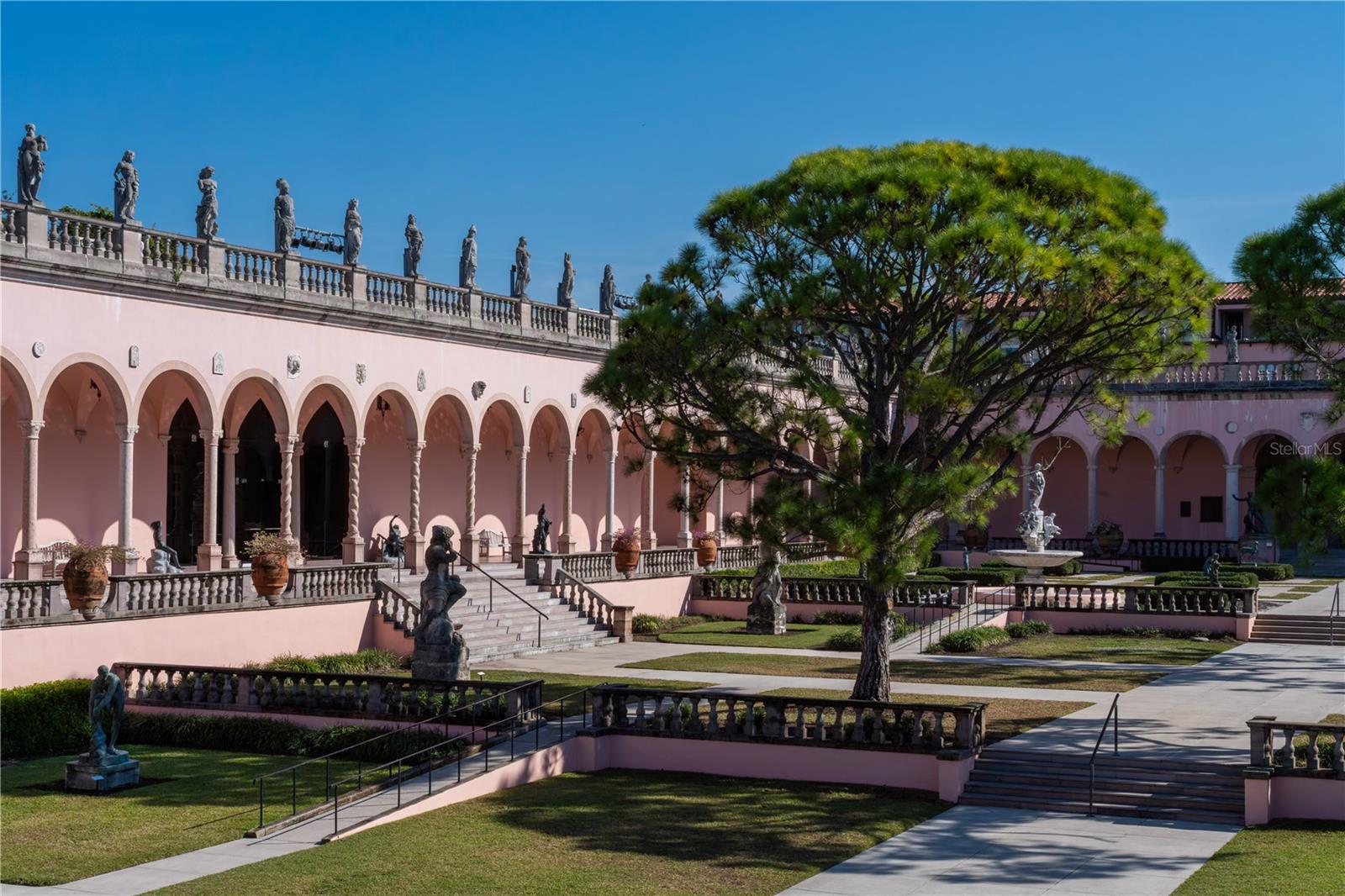 WALDORF ASTORIA RESIDENCES SARASOTA - Residential