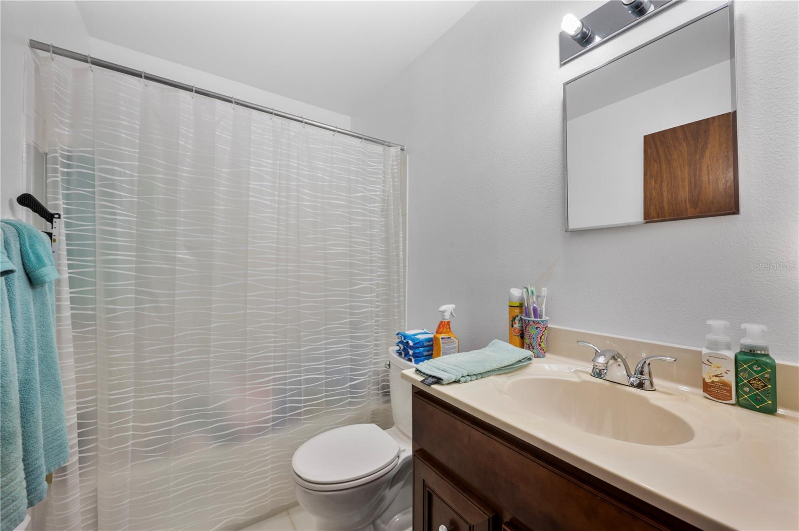 THOUSAND ROSES - Residential