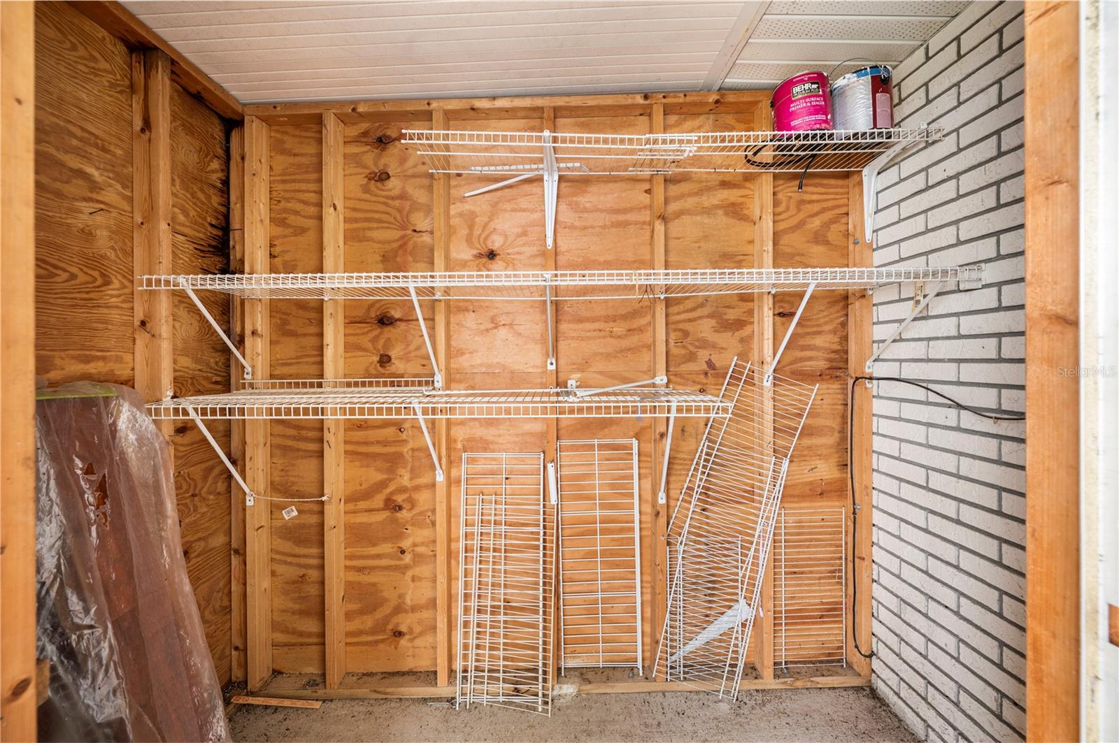 THOUSAND ROSES - Residential