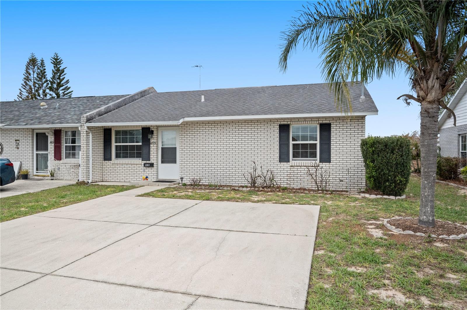 THOUSAND ROSES - Residential