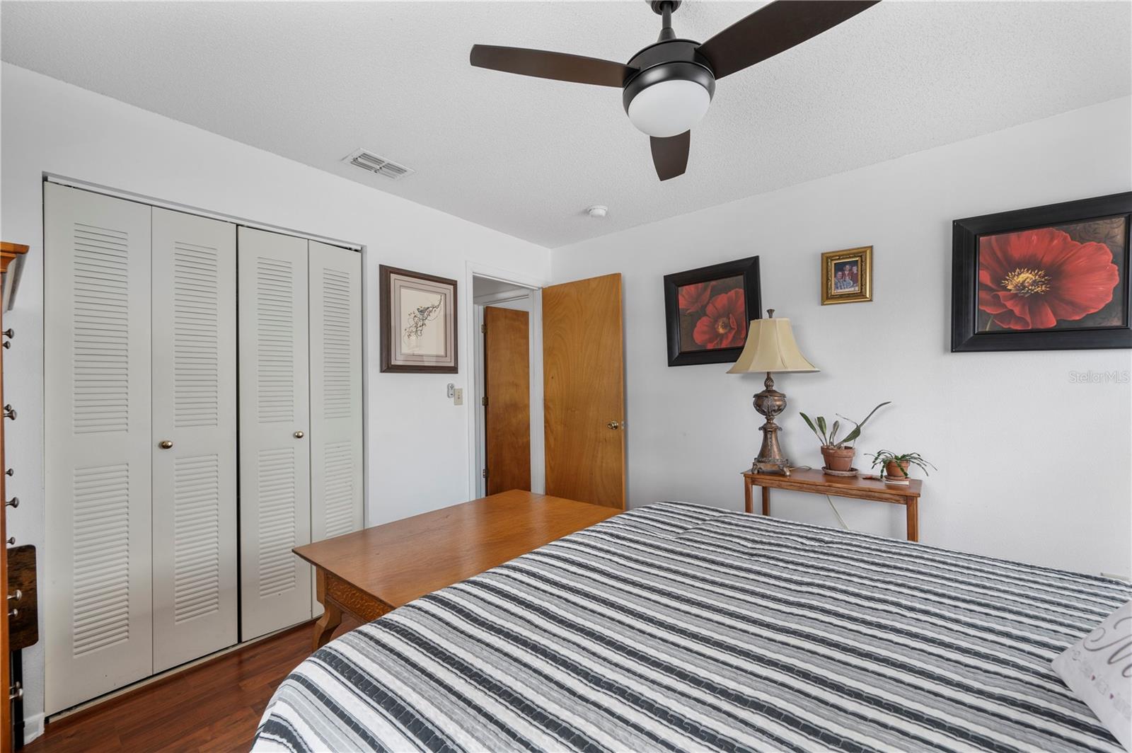 THOUSAND ROSES - Residential