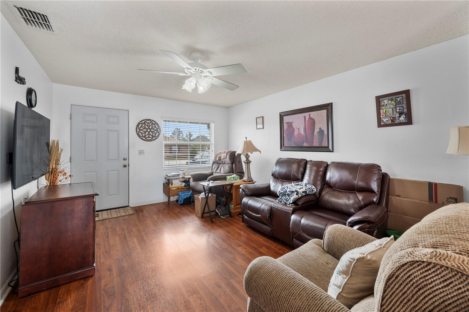 THOUSAND ROSES - Residential