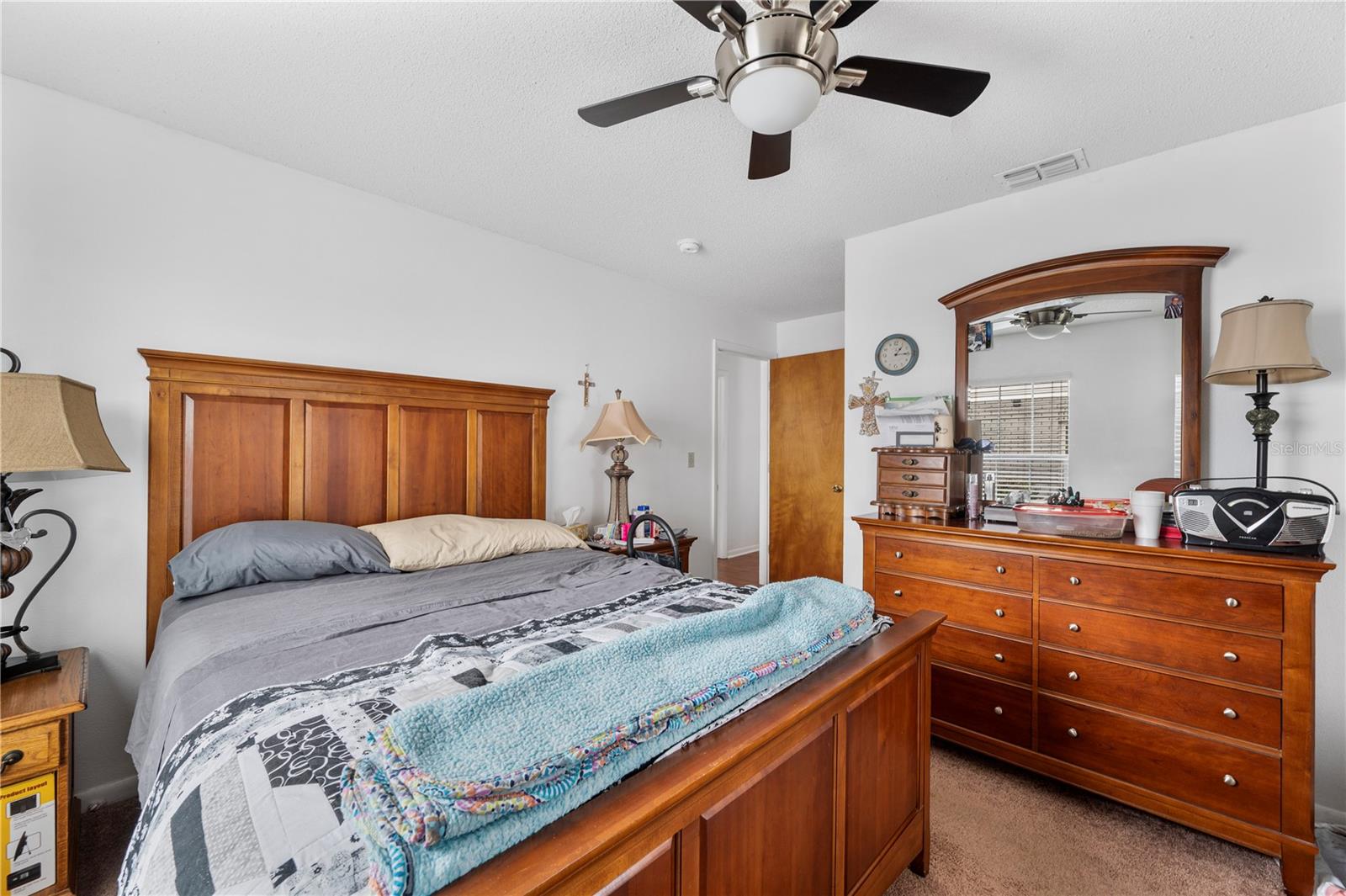 THOUSAND ROSES - Residential