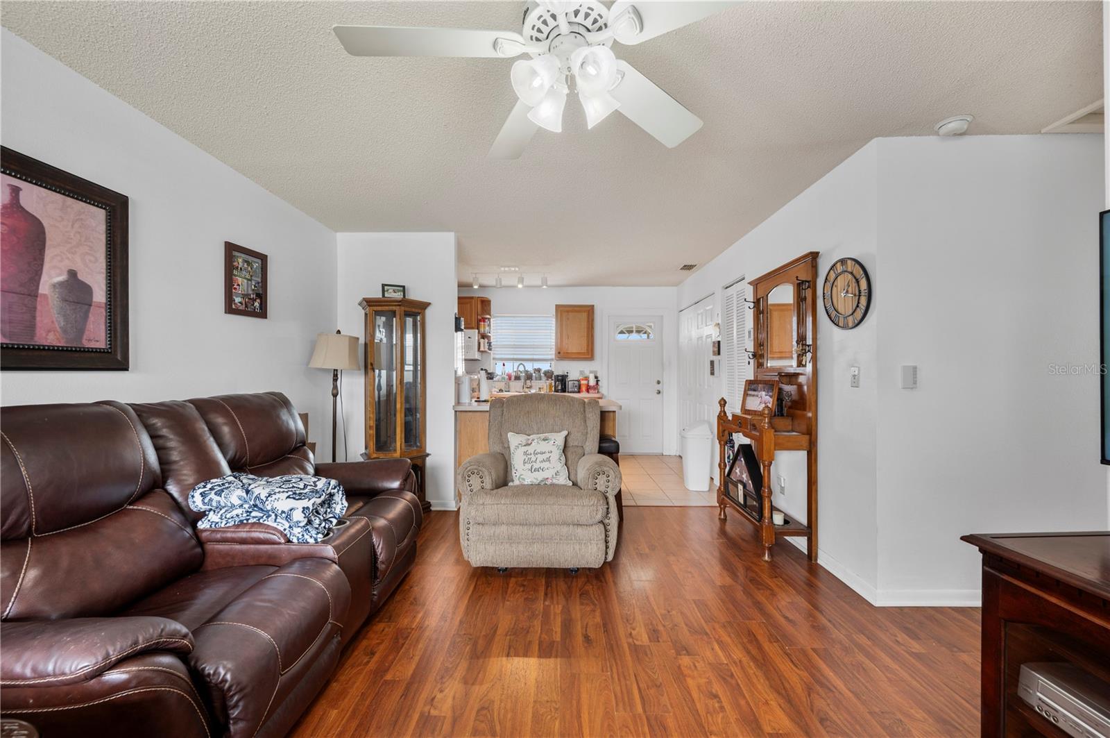 THOUSAND ROSES - Residential