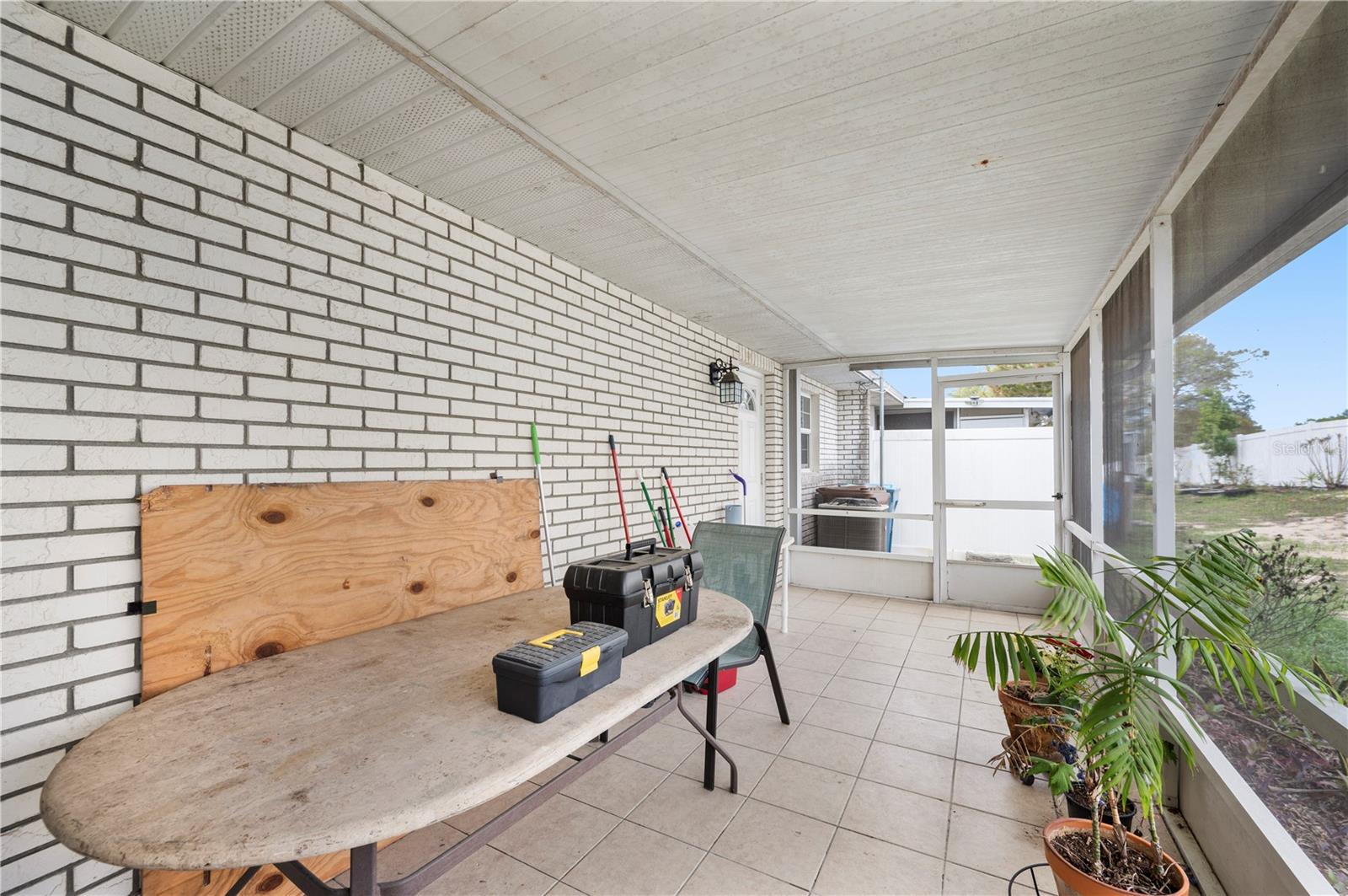 THOUSAND ROSES - Residential