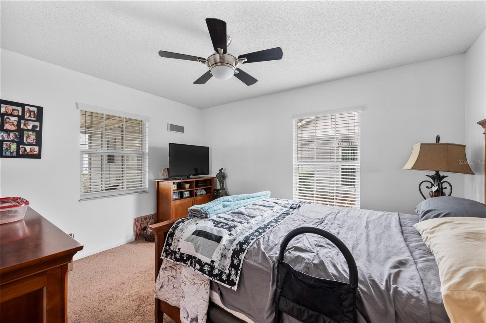 THOUSAND ROSES - Residential