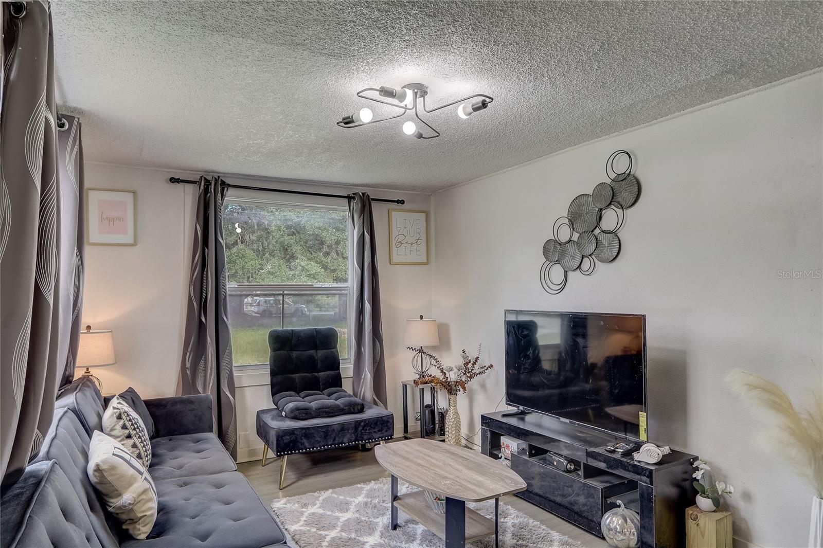 2902 PERSHING STREET