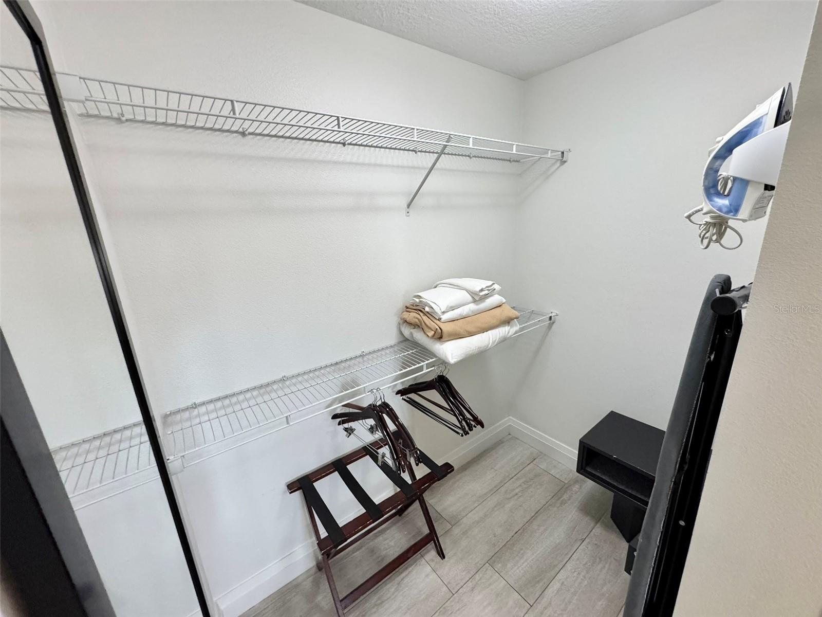GROVE RESIDENCE & SPA HOTEL CONDO 3 - Residential