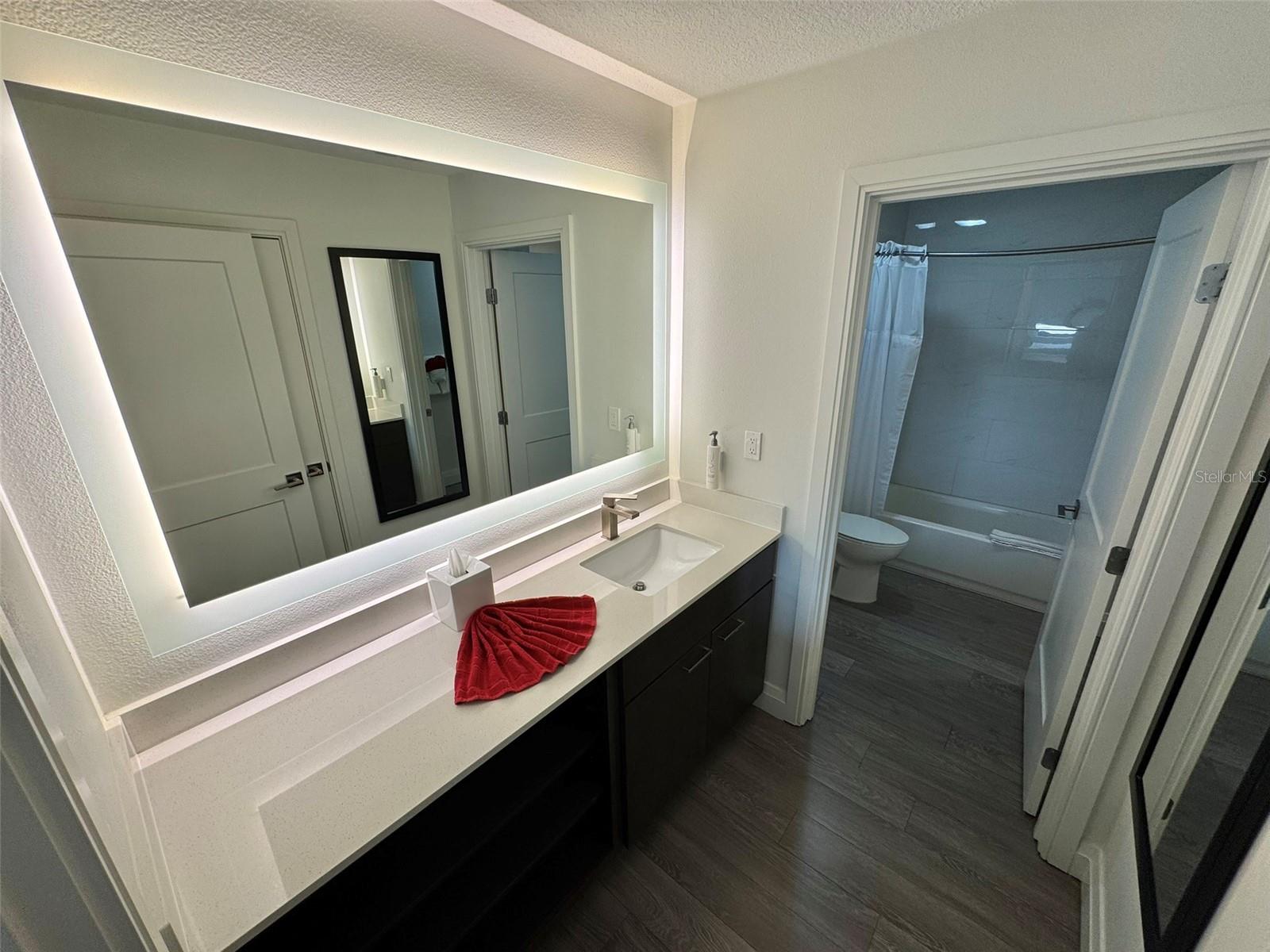 GROVE RESIDENCE & SPA HOTEL CONDO 3 - Residential