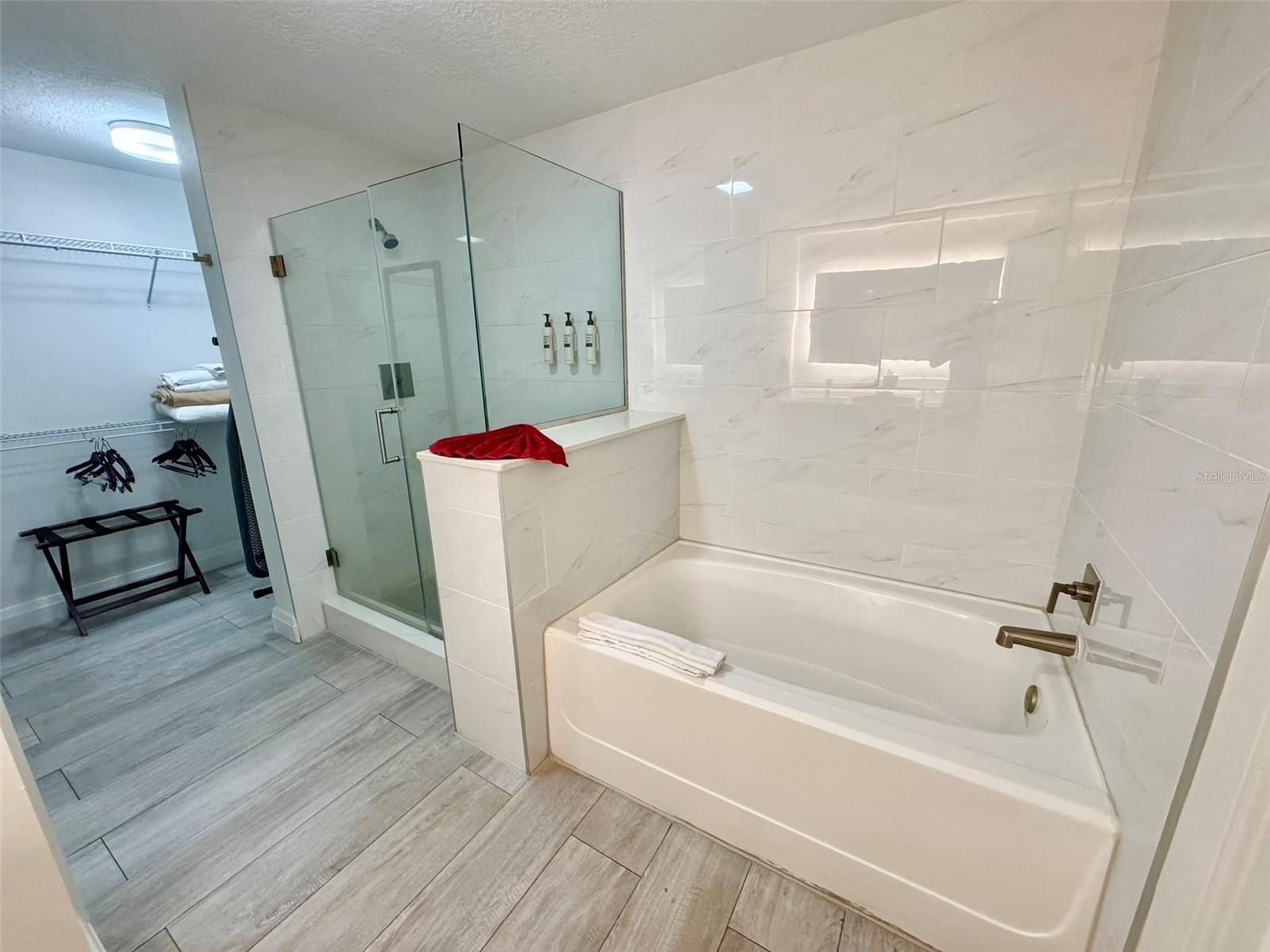 GROVE RESIDENCE & SPA HOTEL CONDO 3 - Residential