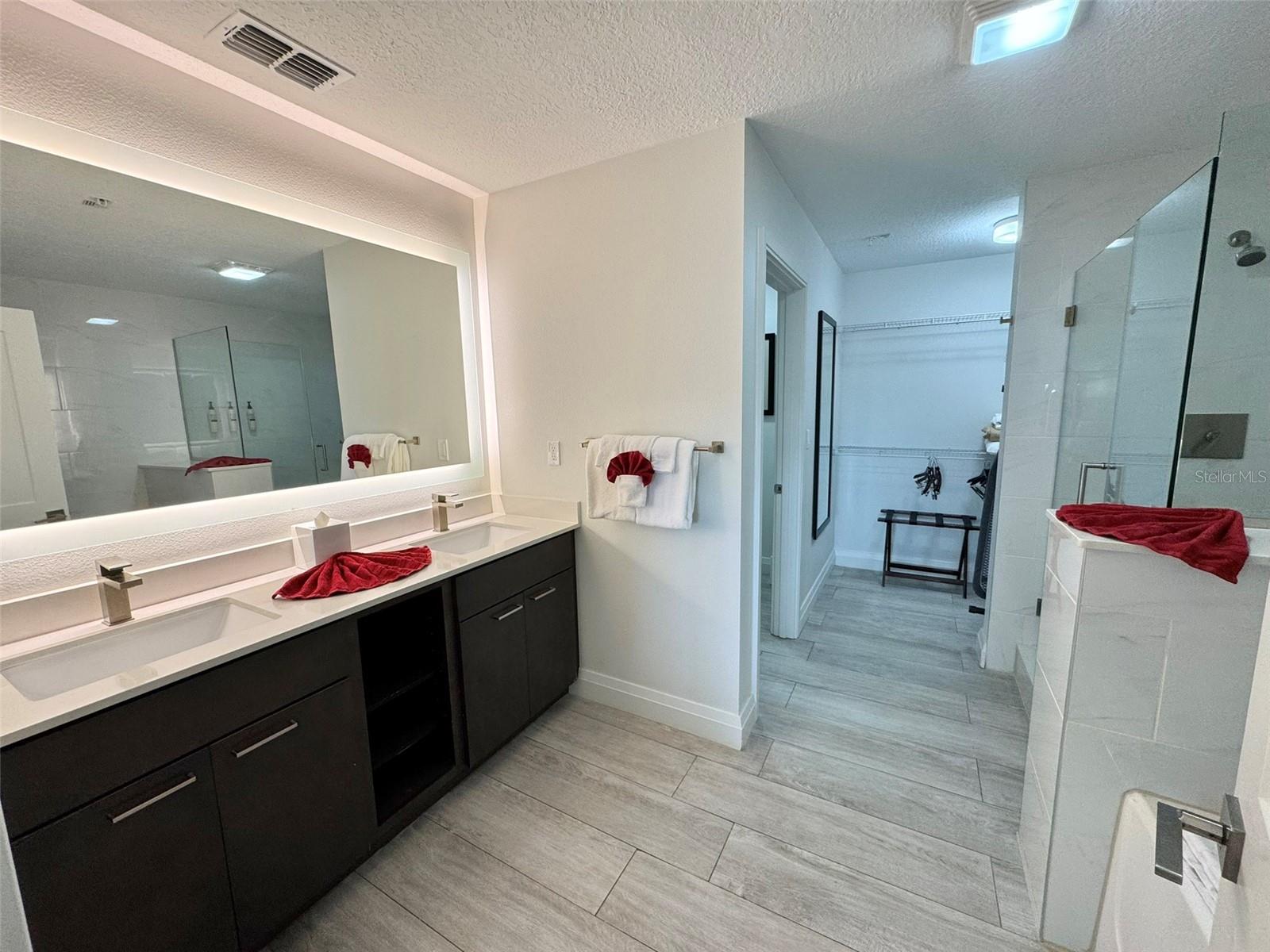 GROVE RESIDENCE & SPA HOTEL CONDO 3 - Residential