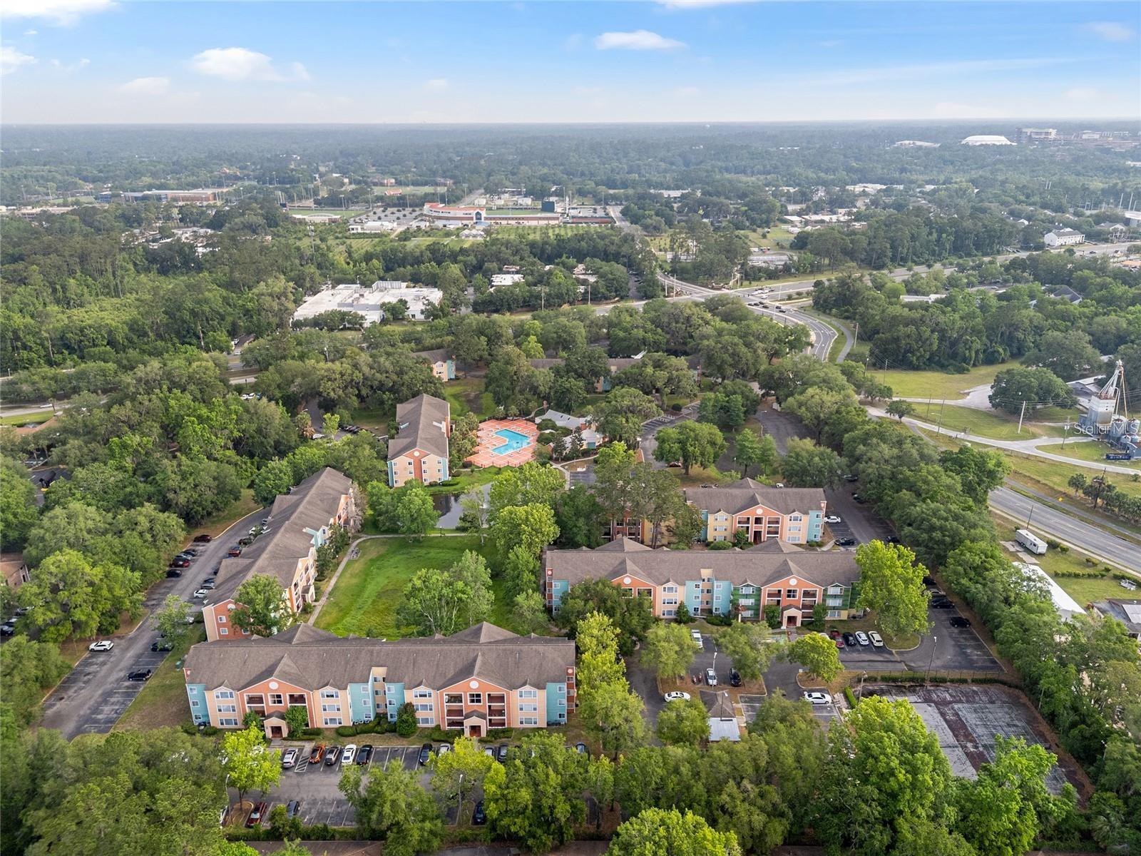 UNIVERSITY COMMONS - Residential