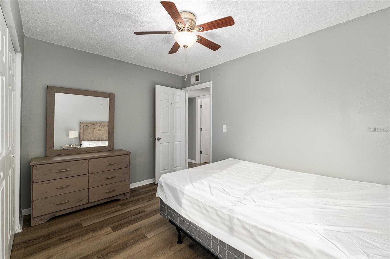 UNIVERSITY COMMONS - Residential