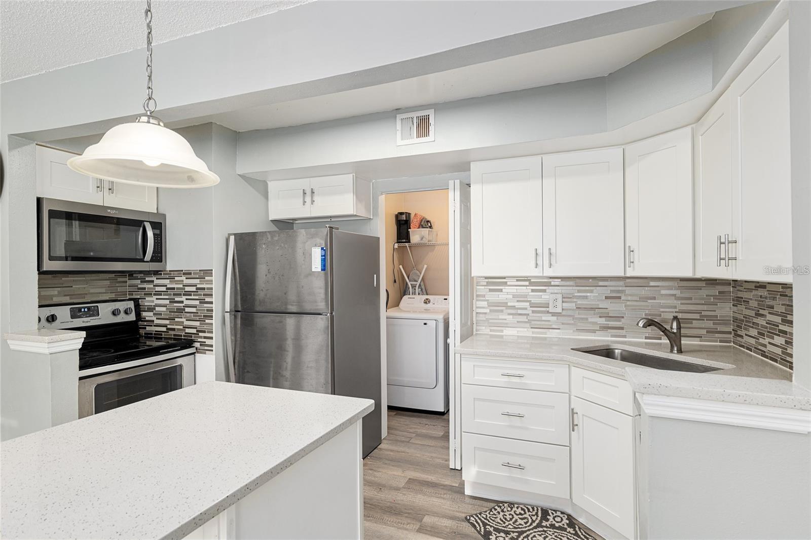 UNIVERSITY COMMONS - Residential