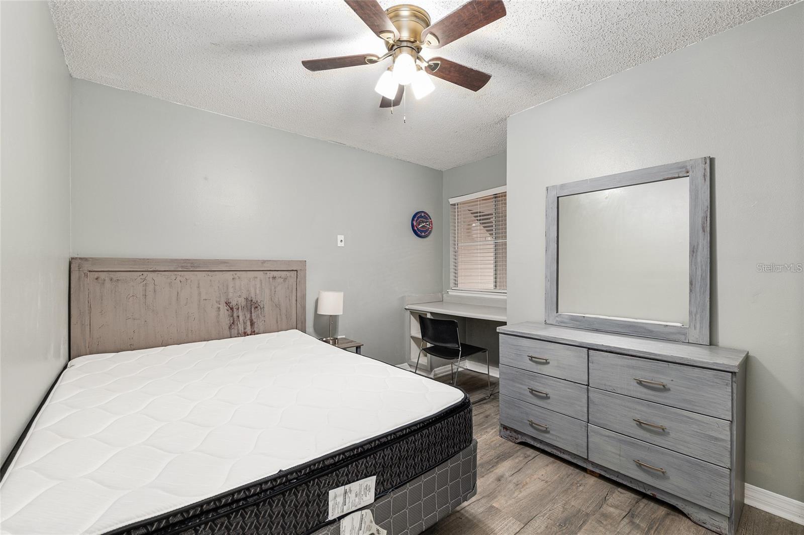 UNIVERSITY COMMONS - Residential