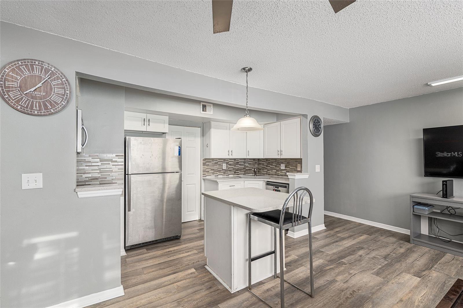 UNIVERSITY COMMONS - Residential