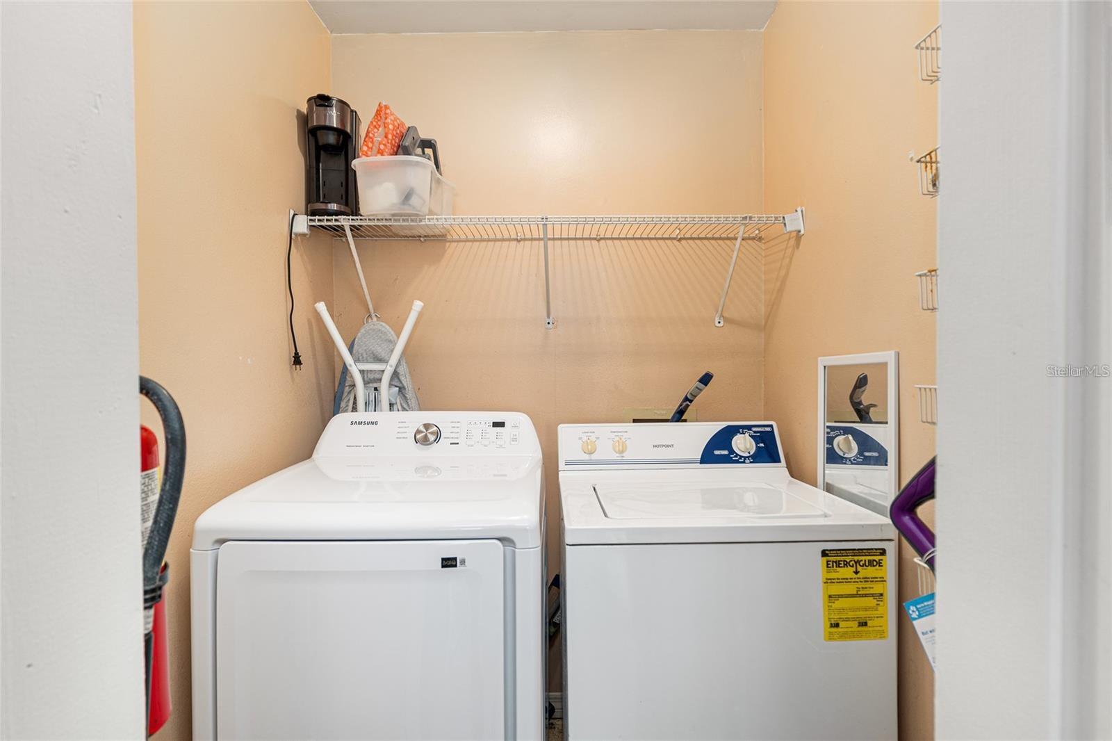 UNIVERSITY COMMONS - Residential