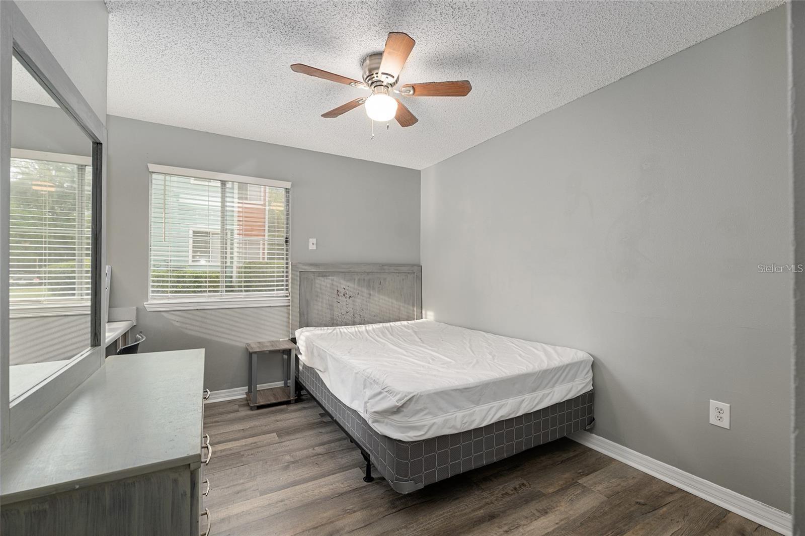 UNIVERSITY COMMONS - Residential