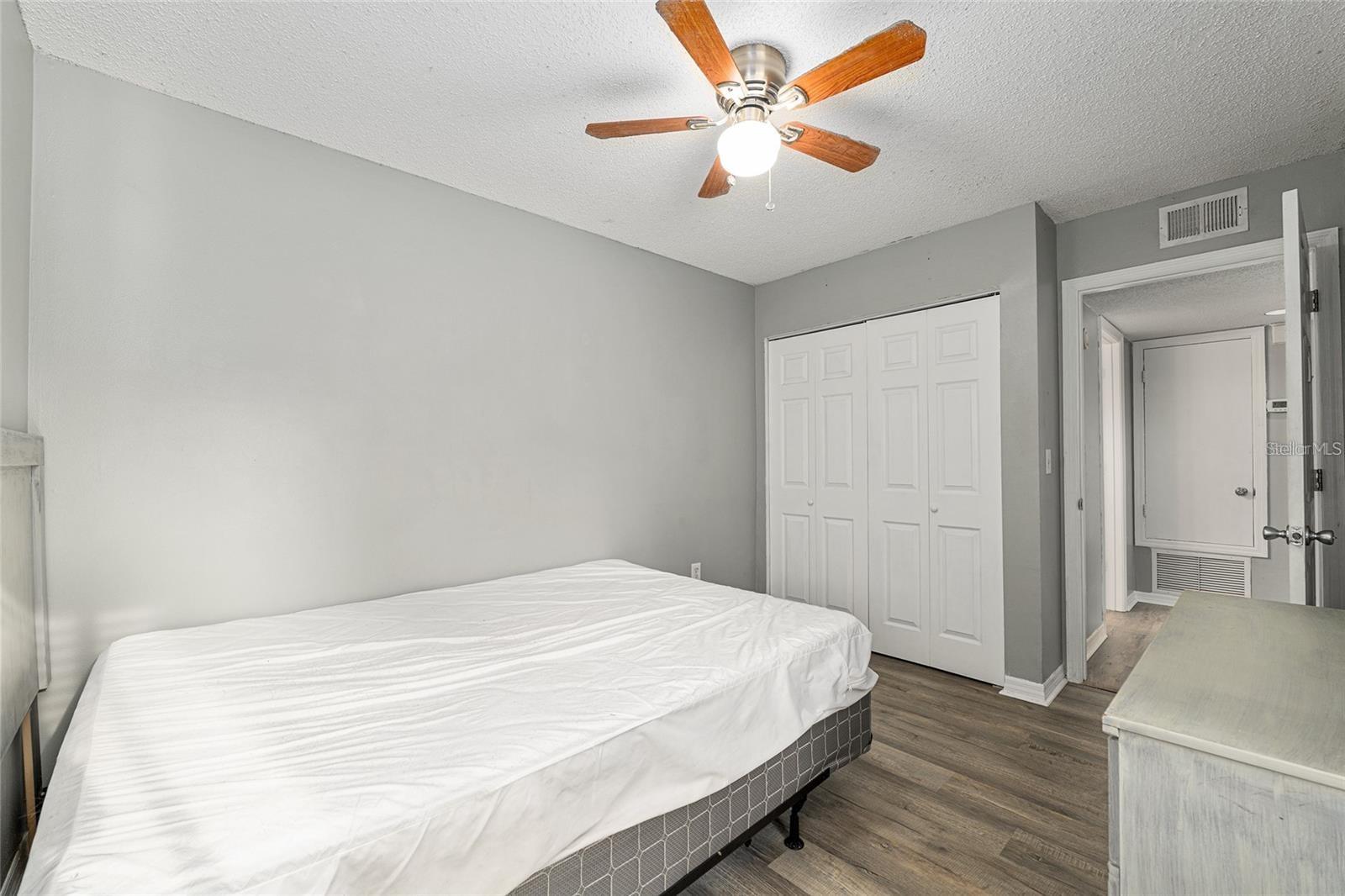 UNIVERSITY COMMONS - Residential