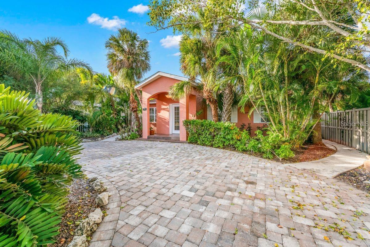 235 GRANT DRIVE