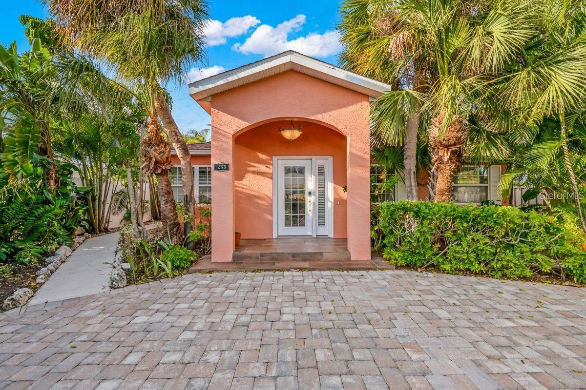 235 GRANT DRIVE