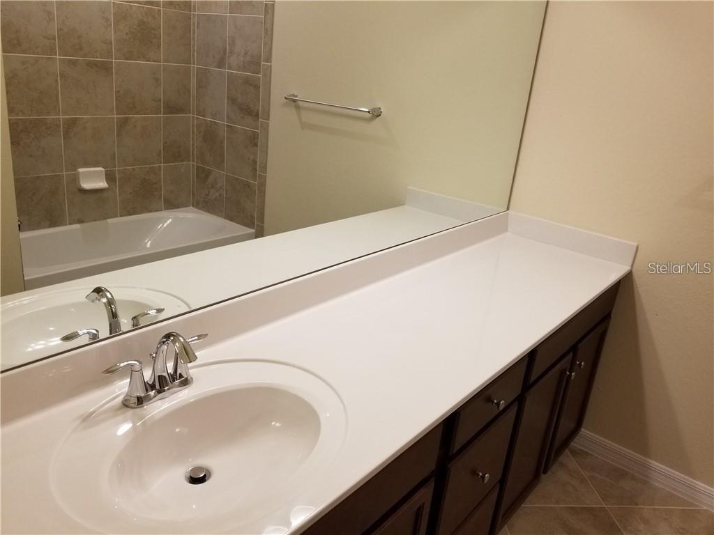 GRAN PARADISO TWNHMS 1B - Residential Lease