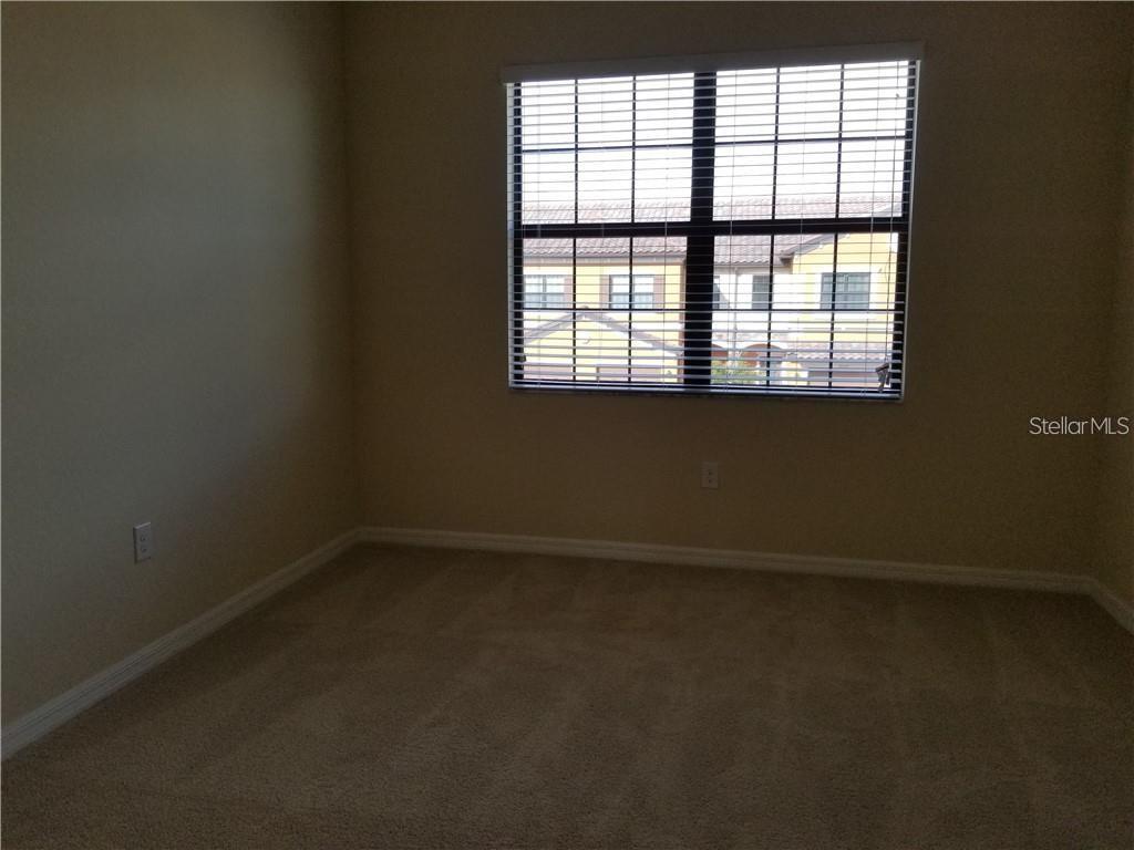 GRAN PARADISO TWNHMS 1B - Residential Lease