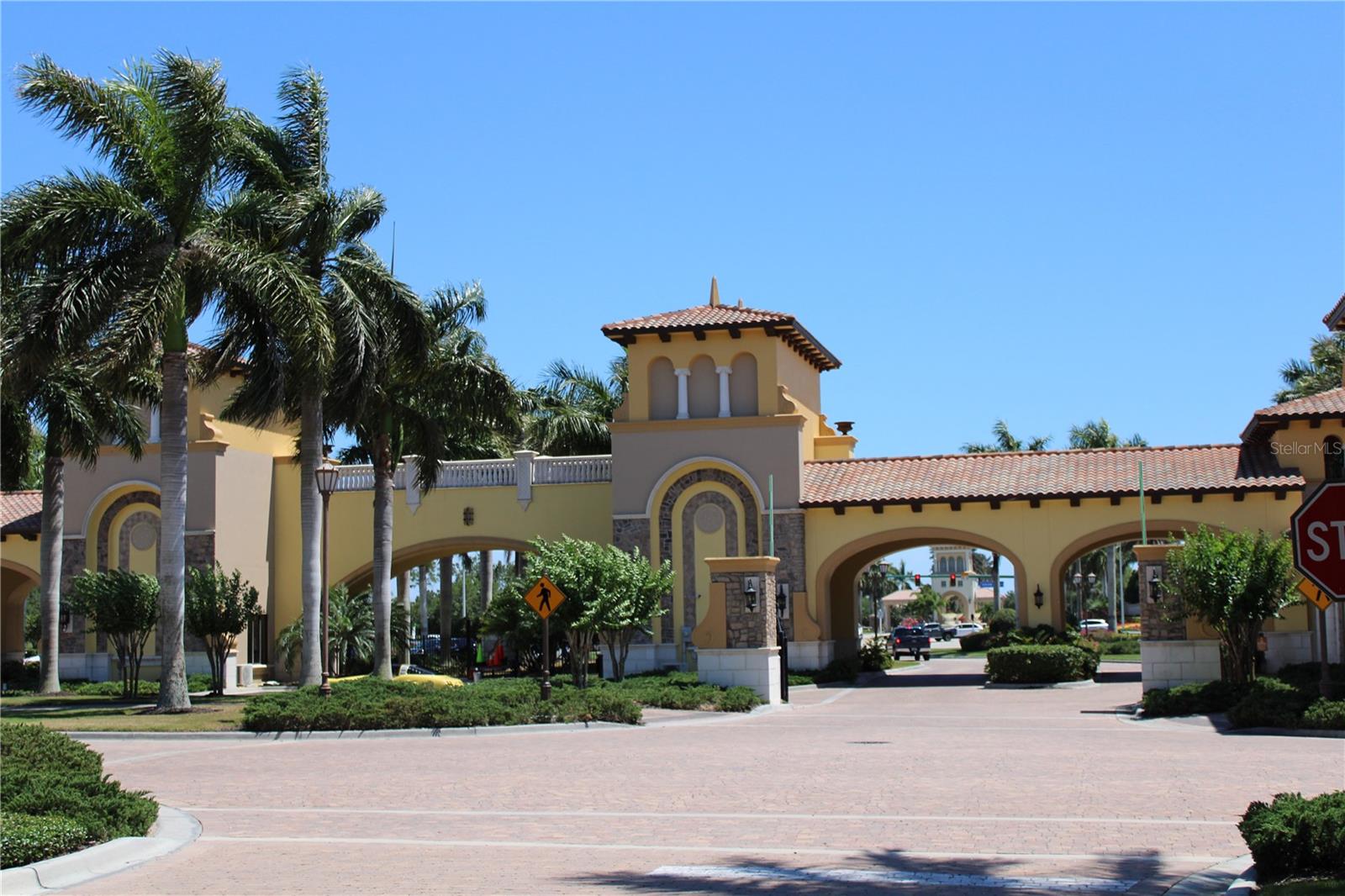 GRAN PARADISO TWNHMS 1B - Residential Lease