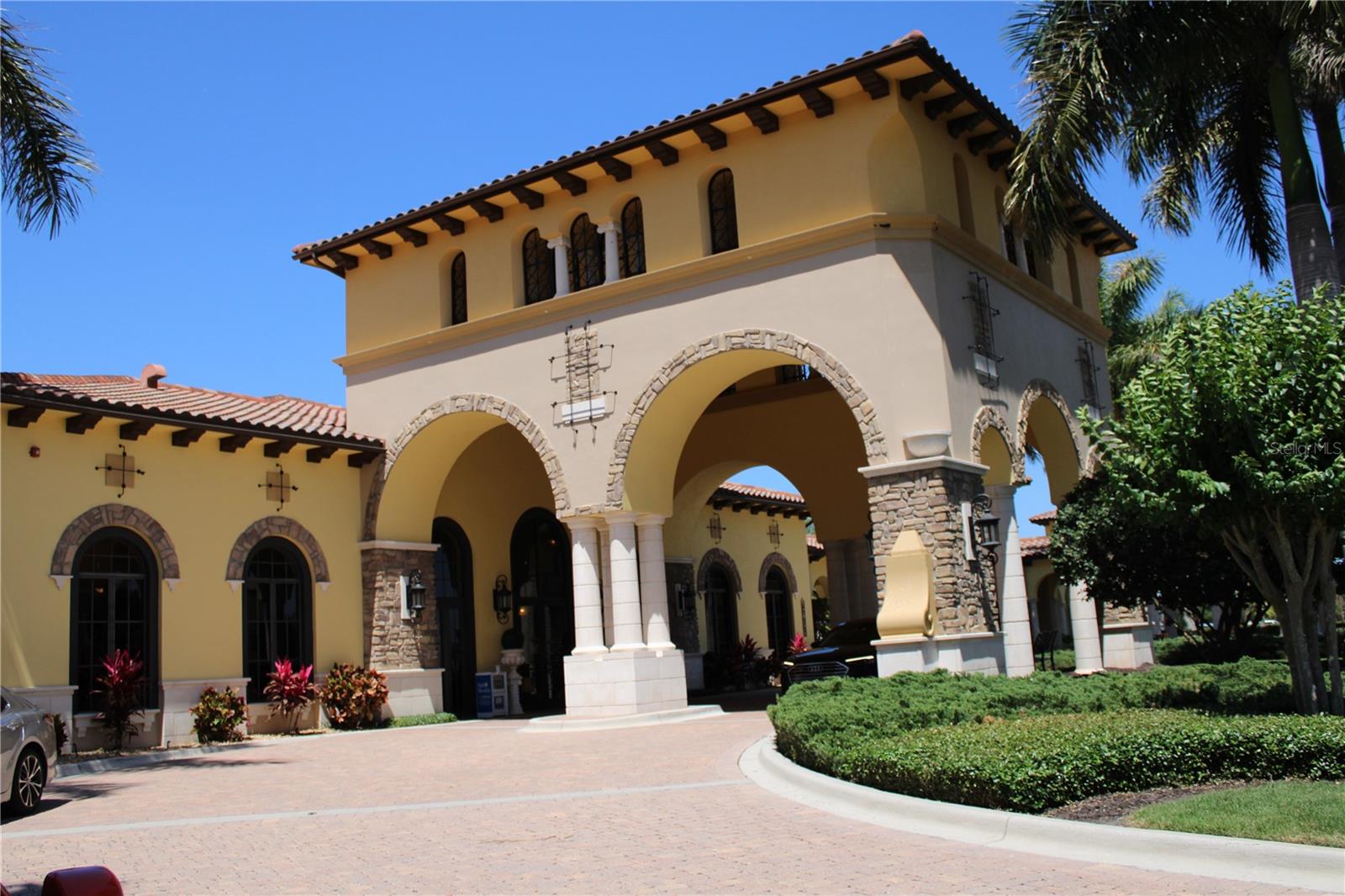 GRAN PARADISO TWNHMS 1B - Residential Lease