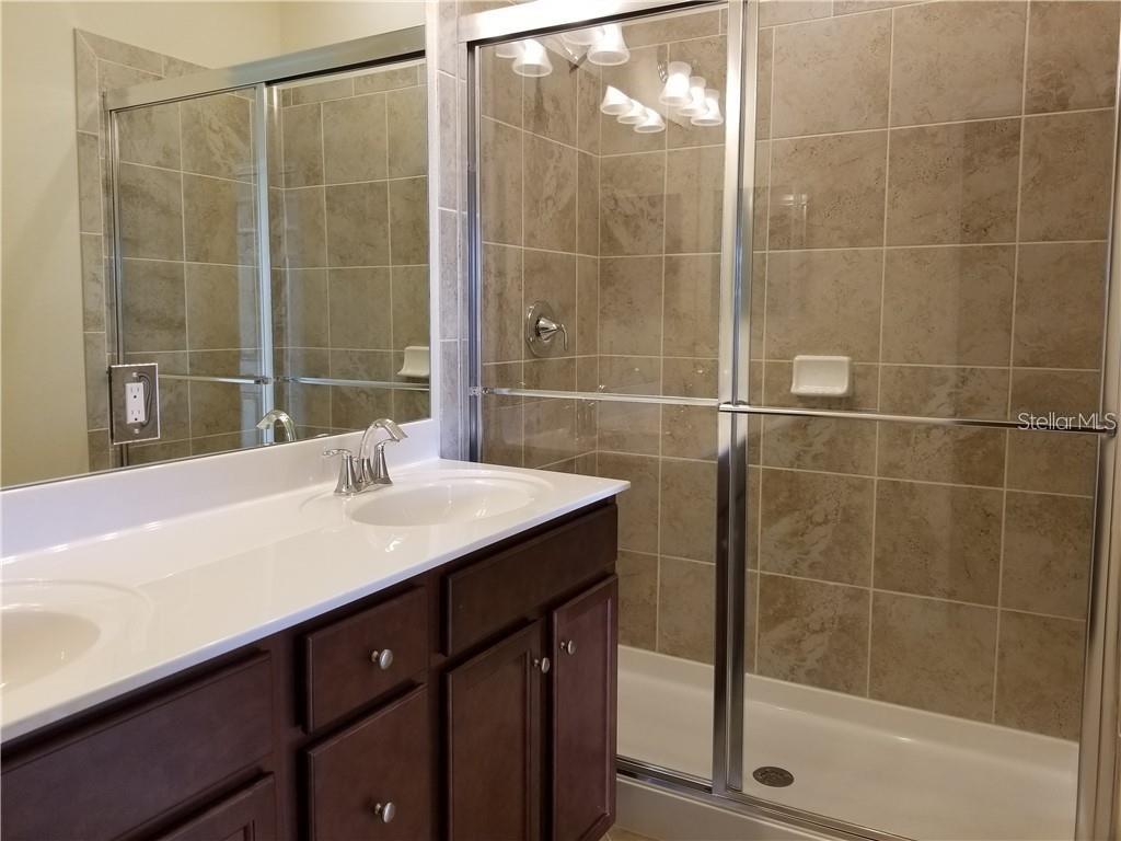 GRAN PARADISO TWNHMS 1B - Residential Lease