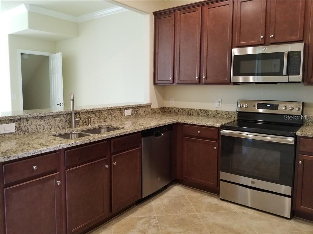 GRAN PARADISO TWNHMS 1B - Residential Lease