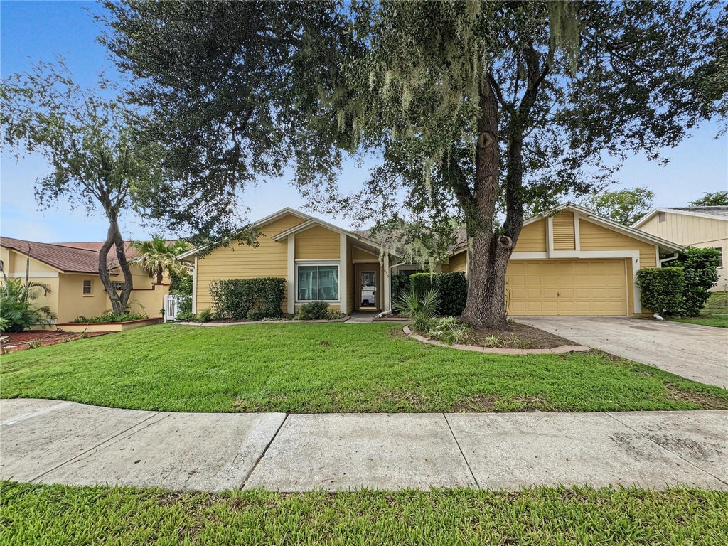 Photo of 2510 Brimhollow Drive, Valrico, FL 33596 (MLS # TB8558255)