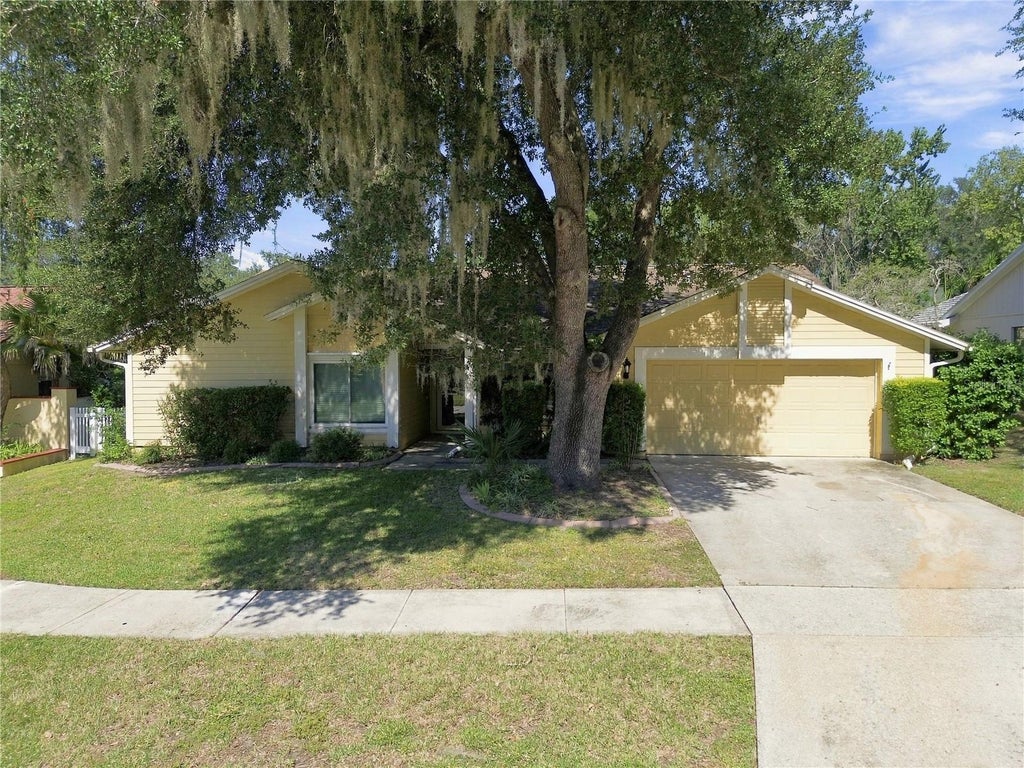 Photo of 2510 Brimhollow Drive, Valrico, FL 33596 (MLS # TB8558255)