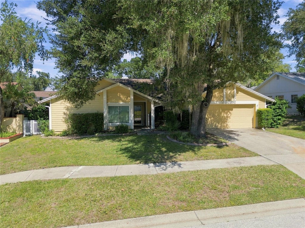 Photo of 2510 Brimhollow Drive, Valrico, FL 33596 (MLS # TB8558255)
