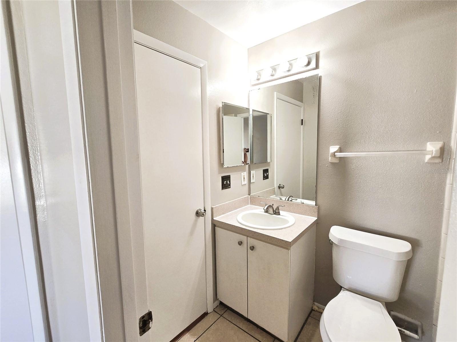 KING OAK VILLAS PH 2 4TH ADD - Residential Lease