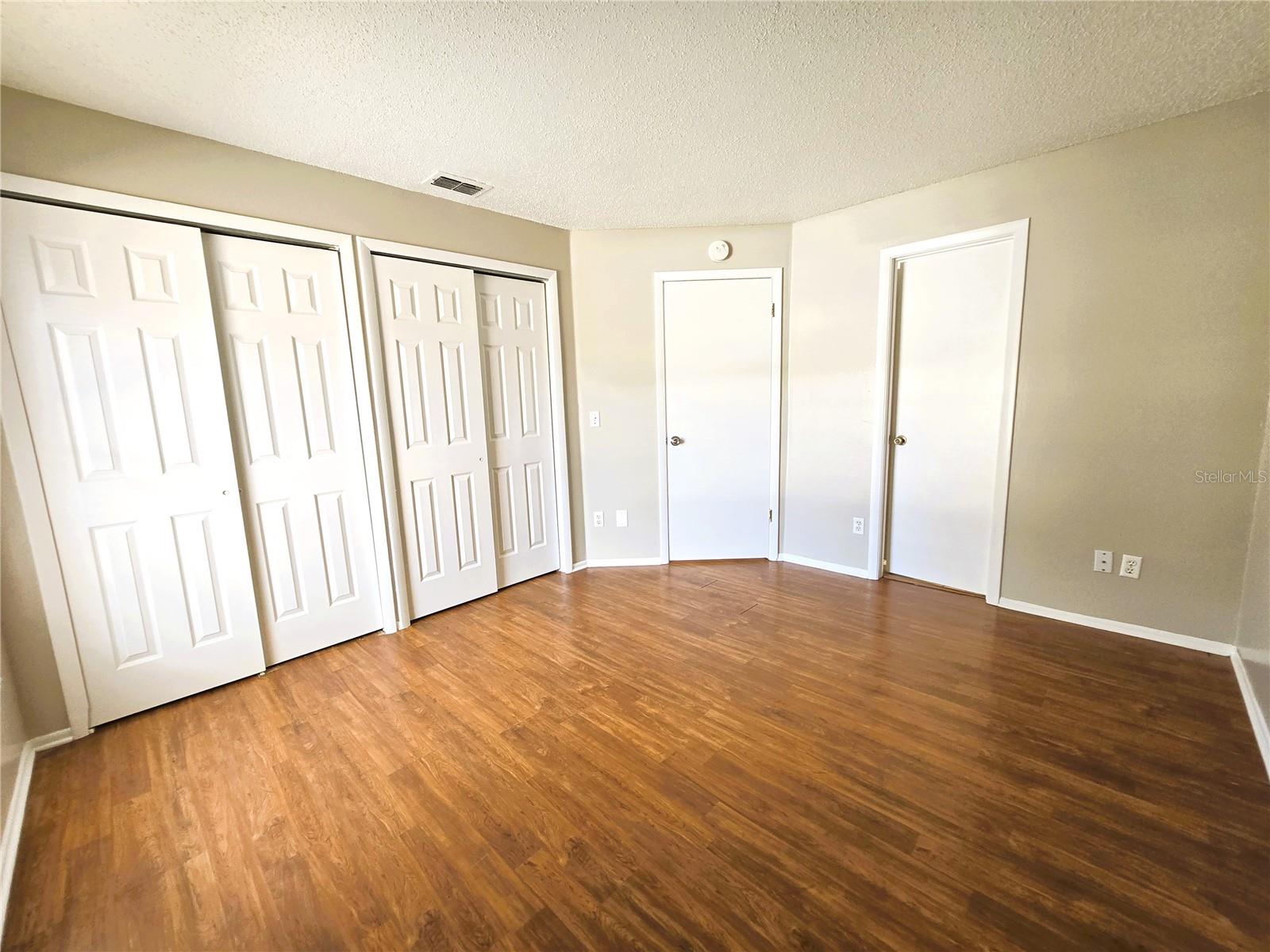 KING OAK VILLAS PH 2 4TH ADD - Residential Lease