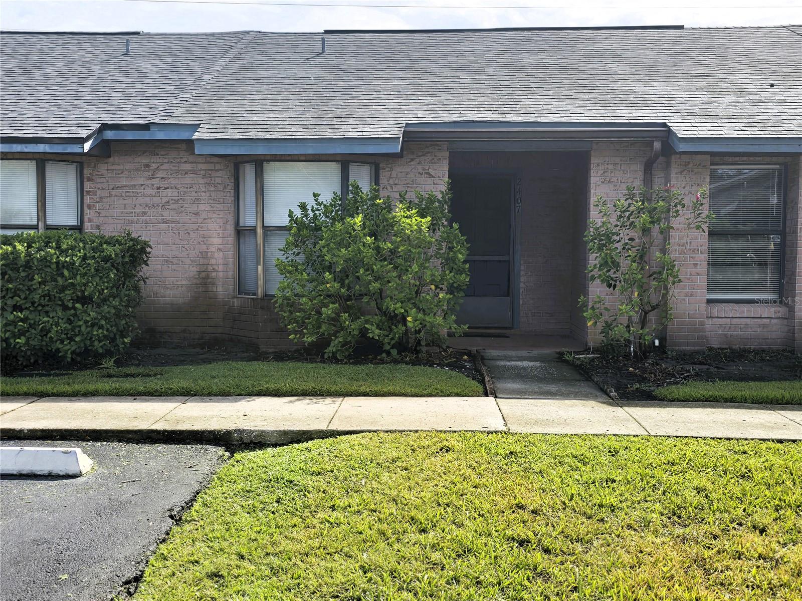 Charming 2 Bed, 2 Bath Townhouse for Rent in King Oak Villas, St. Cloud, FL
This well-maintained 962 sq ft townhouse in the peaceful King Oak Villas community is ready for you to call home! Featuring a spacious layout with 2 bedrooms and 2 bathrooms, this home boasts newer kitchen appliances and a washer and dryer for your convenience. Enjoy the durability and elegance of ceramic tile and luxury vinyl tile throughout the home, providing both style and easy maintenance. Relax or entertain on the large screened-in porch, perfect for enjoying the Florida weather. Extra storage is available in the private storage room accessed from the back porch as well.
$50 PER APPLICANT 18 & OVER. HOA APPLICATION FEE IS $150 ADMIN FEE AND $60 PER APPLICANT 18 & OVER. SEC DEP MINIMUM = 1 MONTH'S RENT. $20/MONTH AC FILTER DELIVERY. $250 DEP/FEE PER PET IF ALLOWED. $195 ADMIN/LEASE FEE IF APPROVED. Verification of Employment and Income for the last 30 days must be emailed to the listing agent. Applications are processed in the order received and are non-refundable once processed. Initial $50 application fee will be charged per applicant. If approved, HOA fees will apply and be collected.
The King Oak Villas community offers fantastic amenities, including a clubhouse and two refreshing pools. You'll love the quiet neighborhood, while still being close to shopping and dining, and just minutes from the Turnpike entrance for an easy commute.
Dont miss the chance to live in this wonderful home in a desirable location! Schedule a tour today.