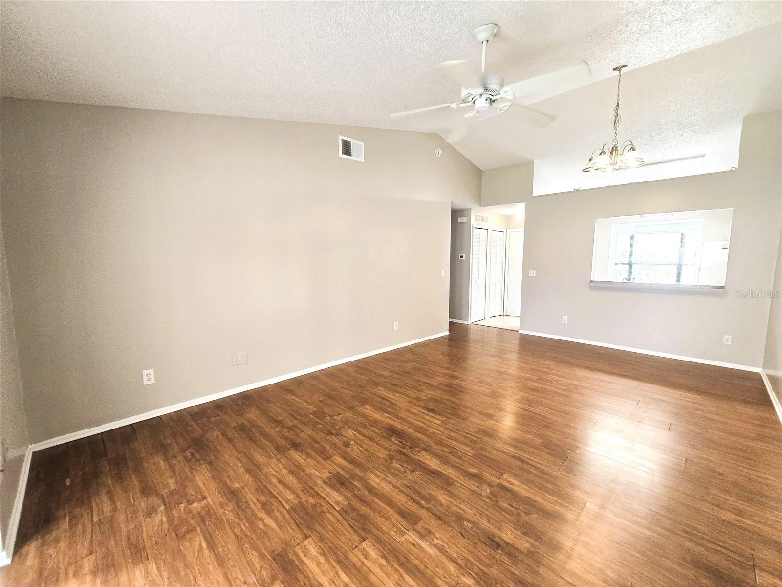 KING OAK VILLAS PH 2 4TH ADD - Residential Lease