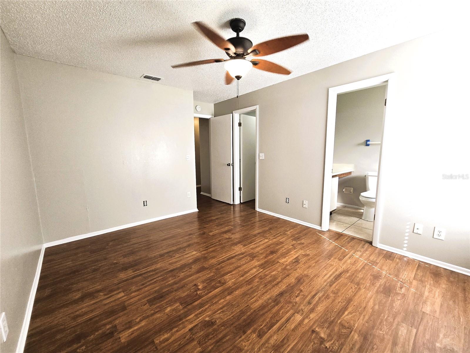 KING OAK VILLAS PH 2 4TH ADD - Residential Lease