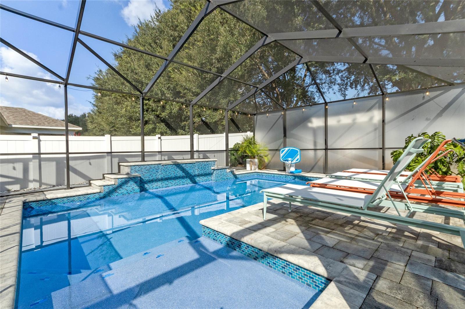 LAUREL ESTATES - Residential