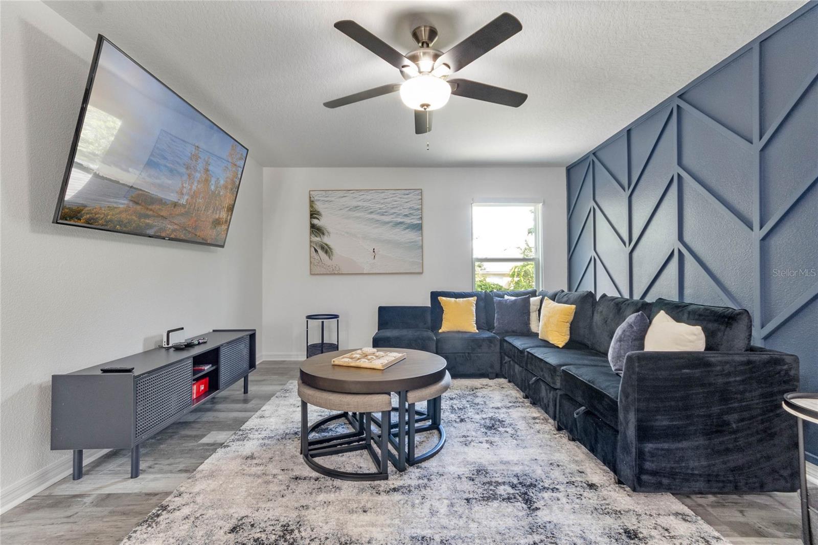 LAUREL ESTATES - Residential