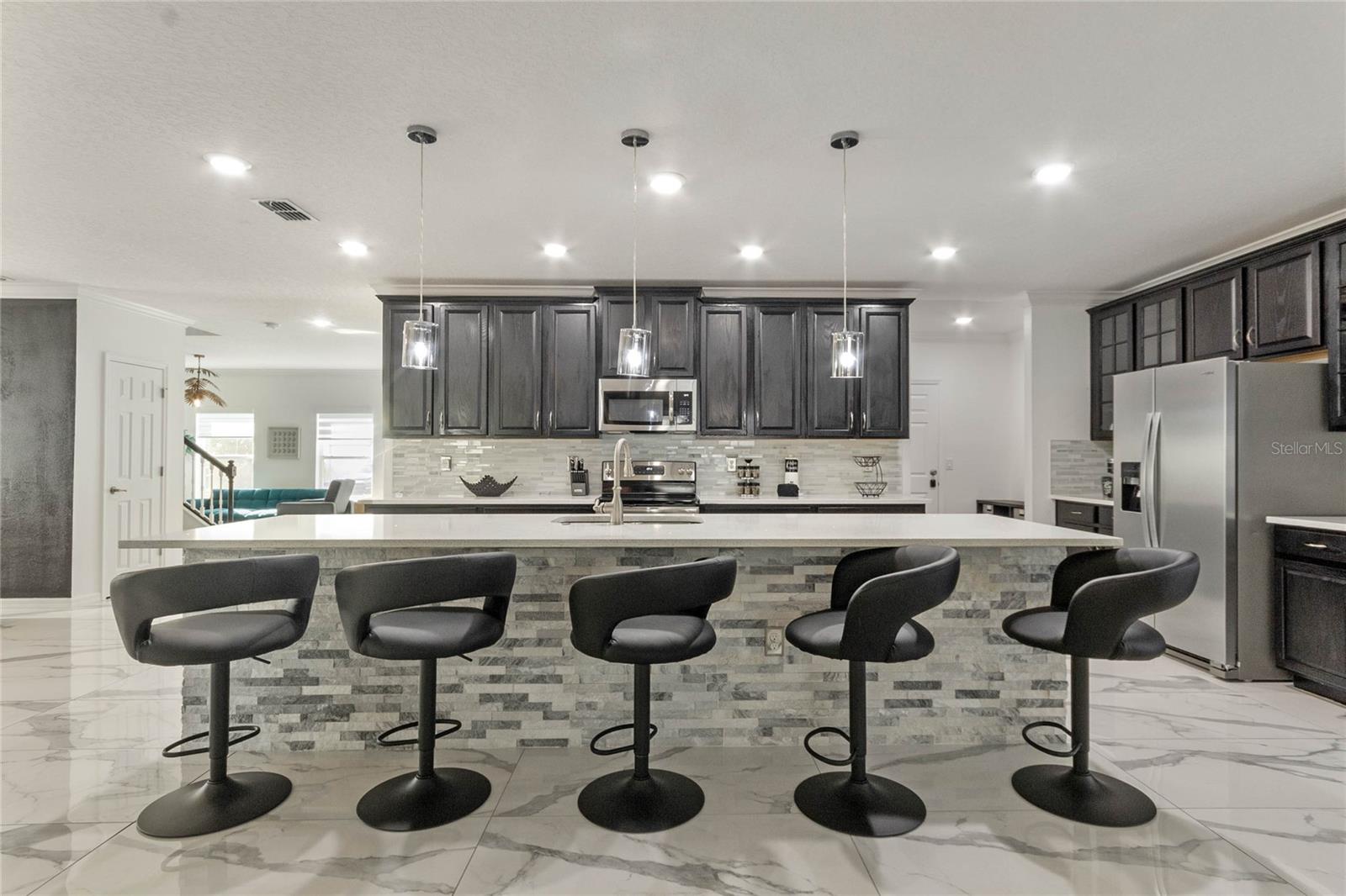 LAUREL ESTATES - Residential