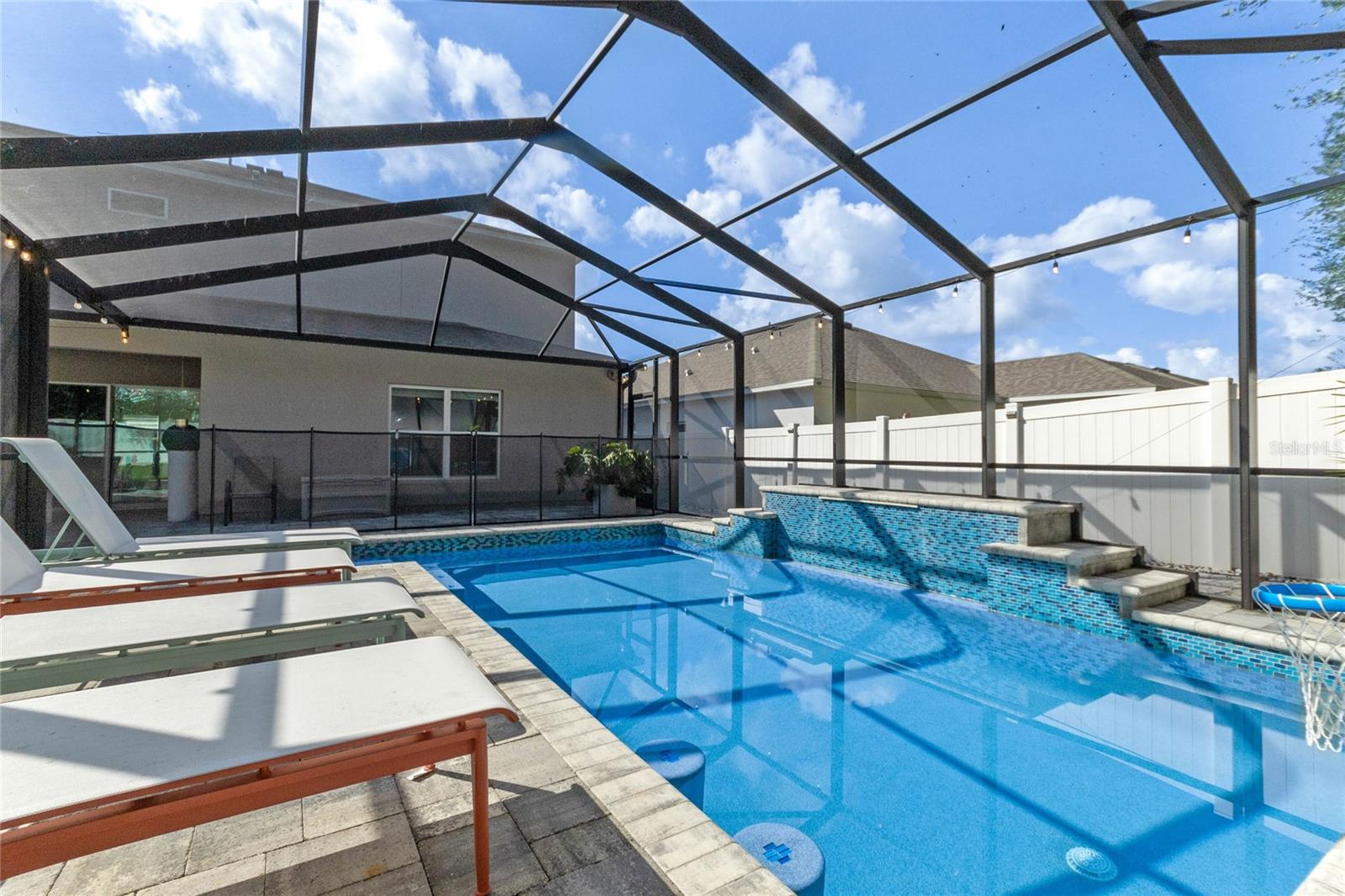 LAUREL ESTATES - Residential