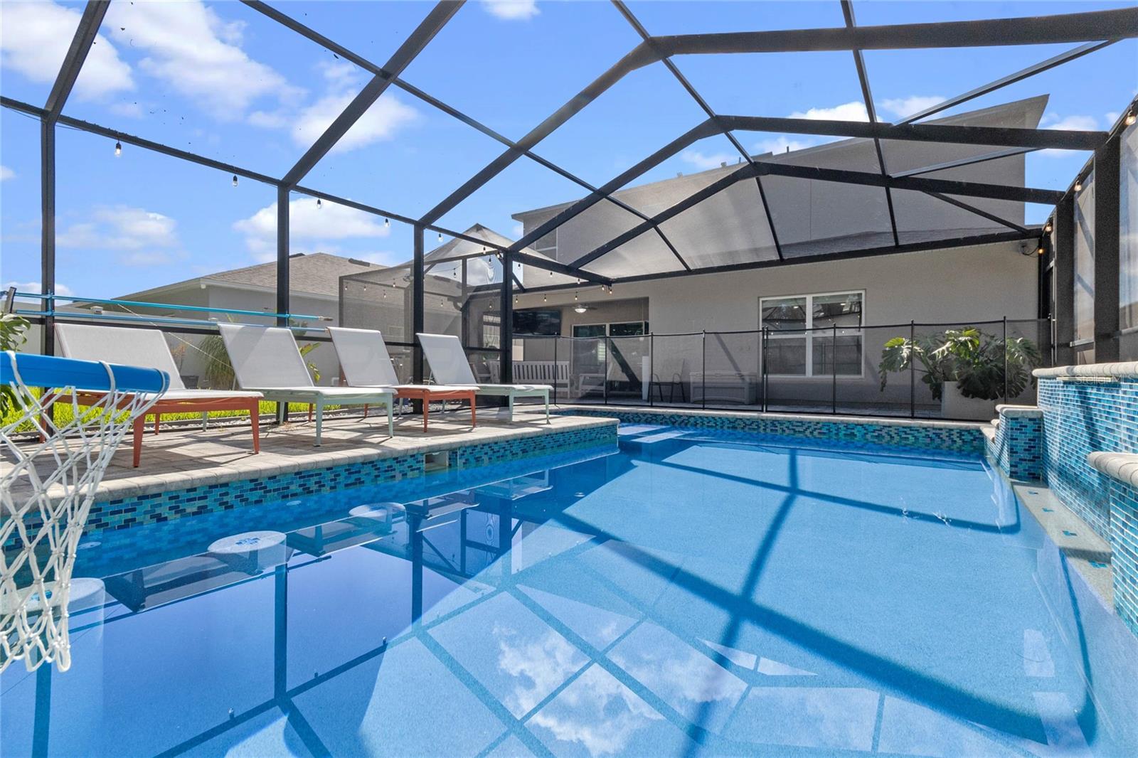 LAUREL ESTATES - Residential