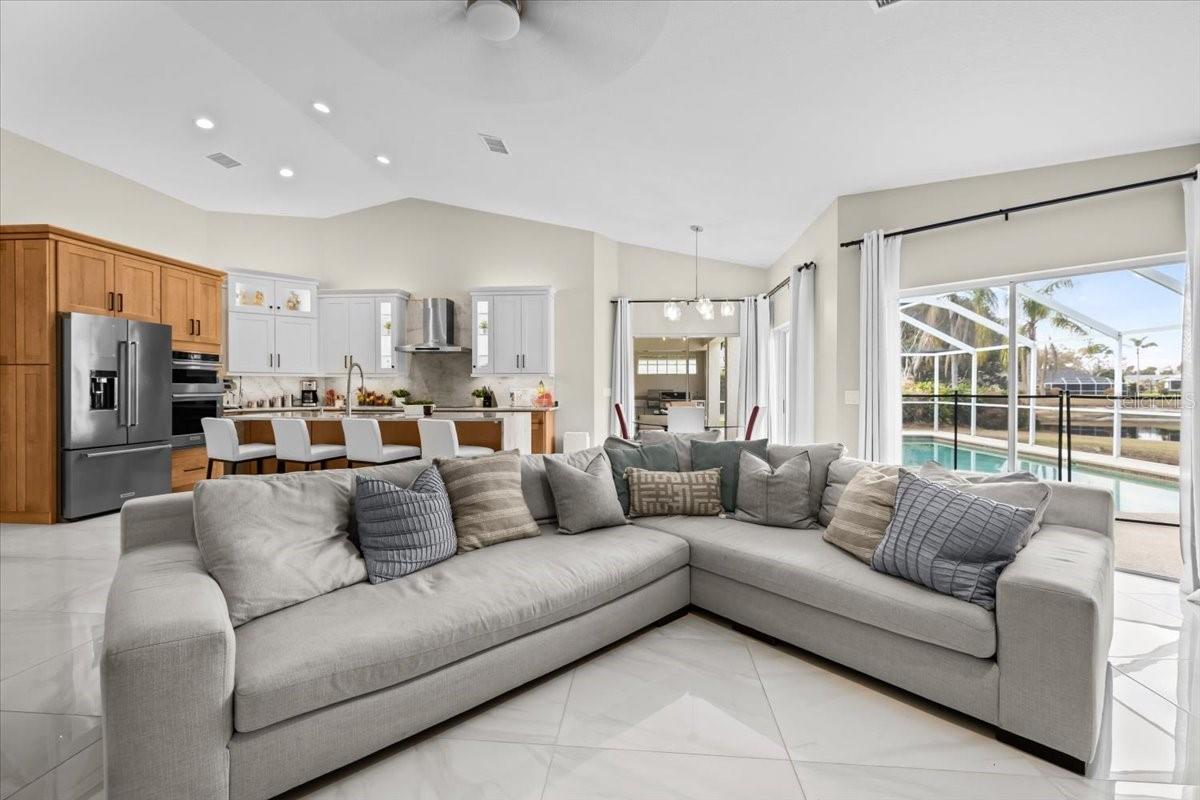 CHAPMAN MANORS - Residential