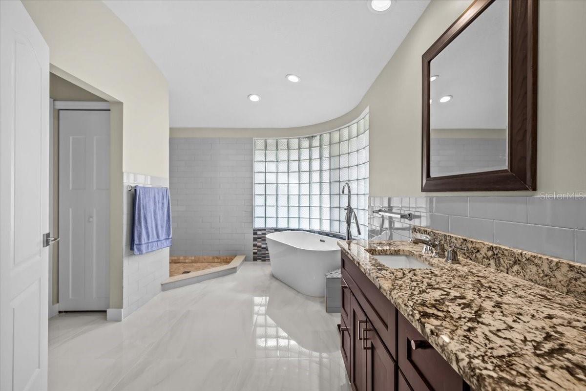 CHAPMAN MANORS - Residential