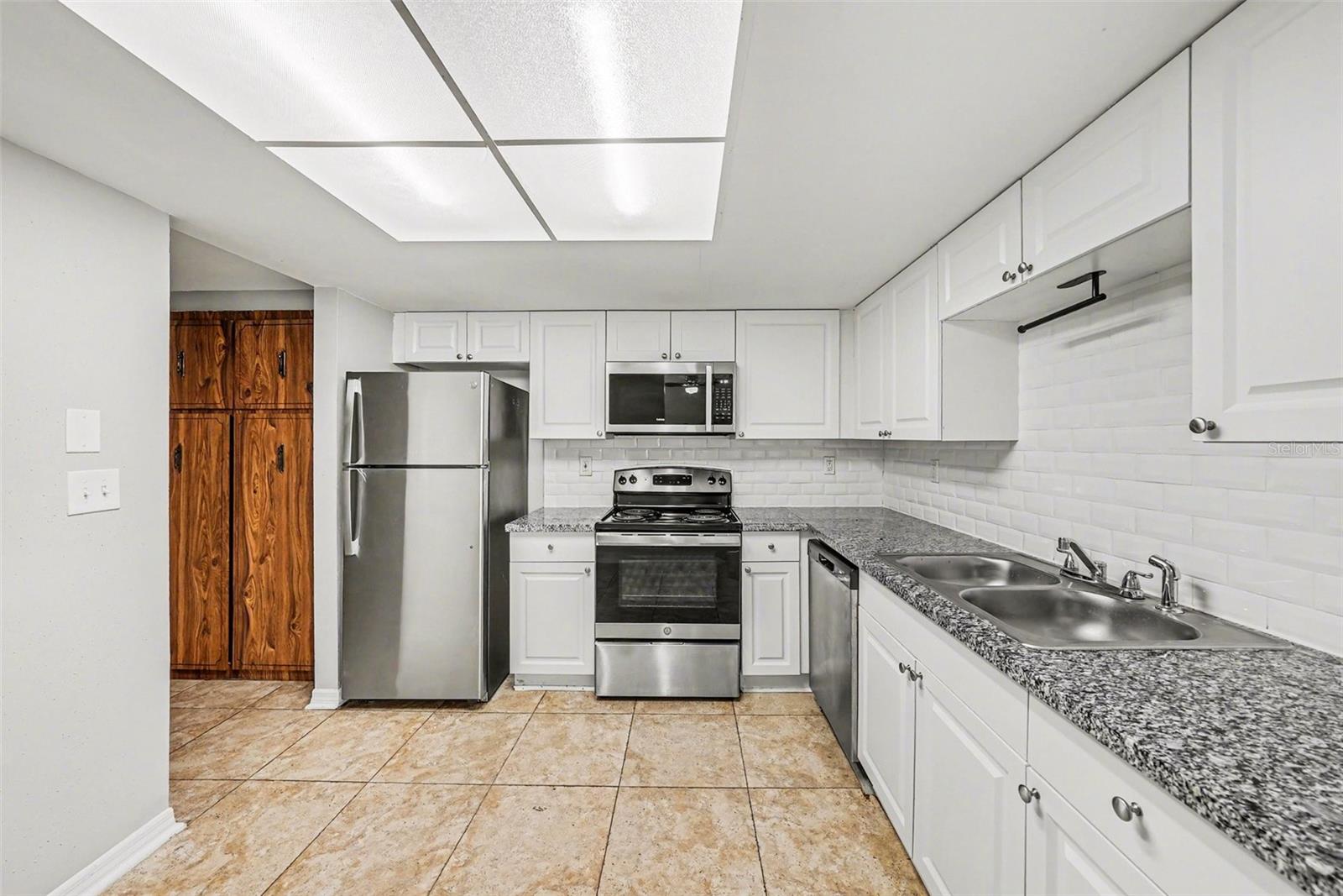 EMBASSY HILLS - Residential