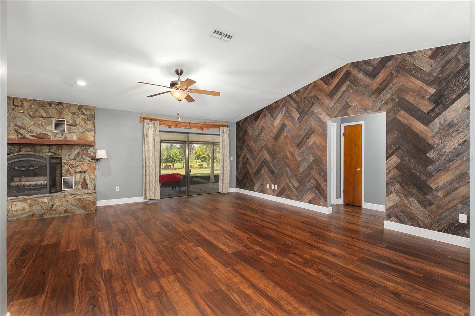 HIGHLAND WOODS UNREC - Residential