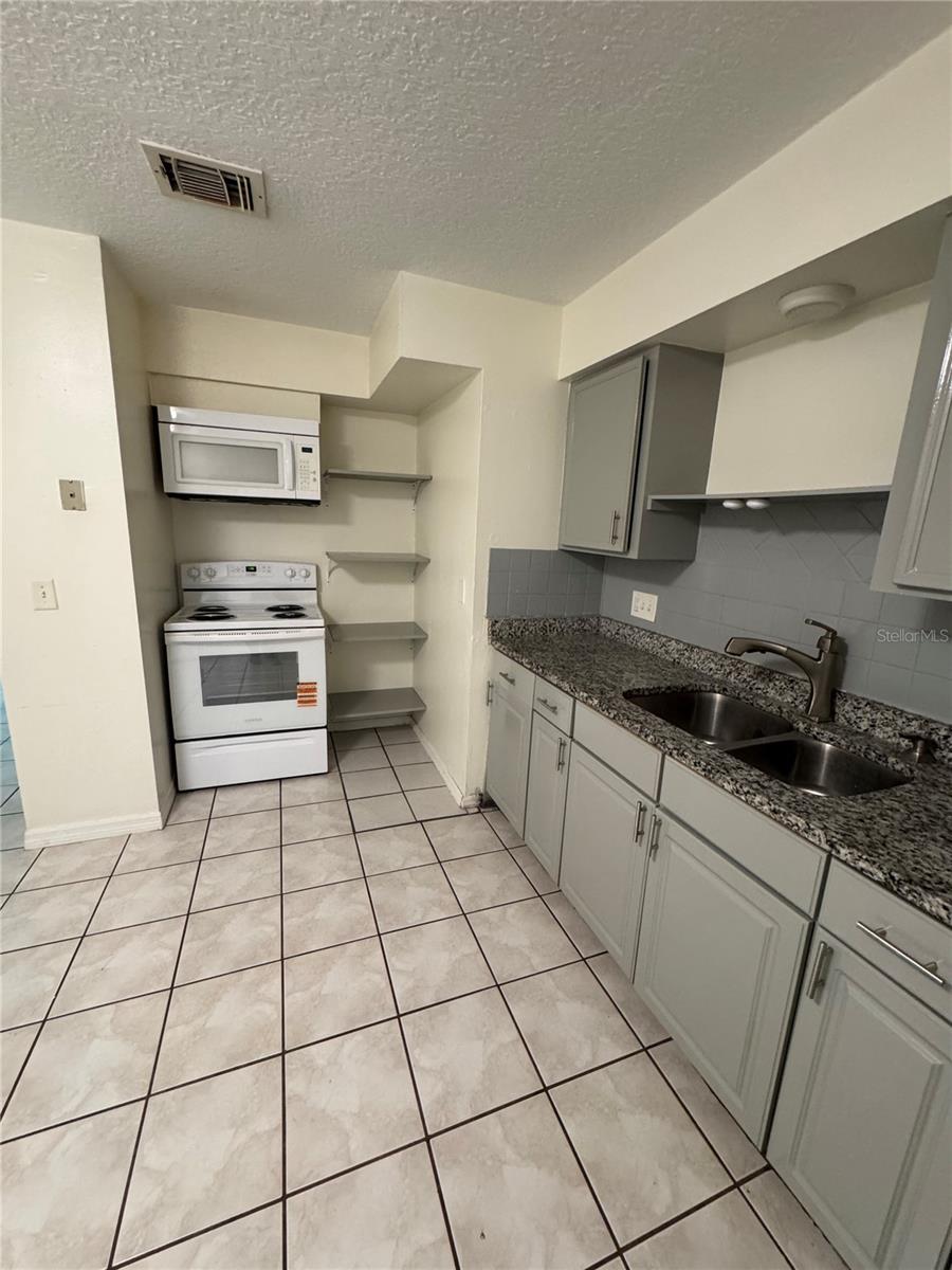 LAGO MESA VILLAS - Residential Lease
